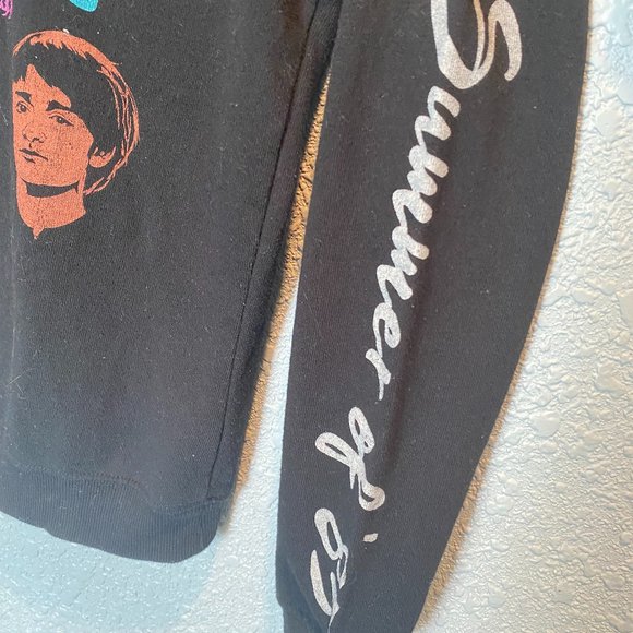 Stranger Things Summer of 85 Netflix Junior's Size XS Black Long Sleeve Sweater - Picture 4 of 7